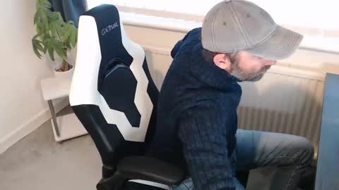 Snapshot of the_sensual_masturwait chatting on 10.10.25 the_sensual_masturwait online show from 10.10.25