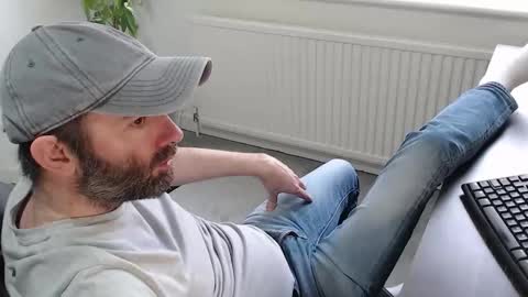 Snapshot of the_sensual_masturwait chatting on 11.11.25 the_sensual_masturwait online show from 11.11.25