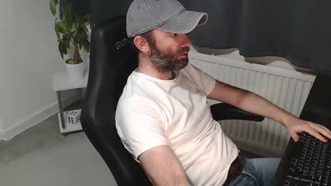 Snapshot of the_sensual_masturwait chatting on 11.12.25 the_sensual_masturwait online show from 11.12.25