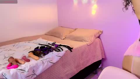 Snapshot of the_toxic_duo chatting on 12.15.25 The toxic duo online show from 12.15.25