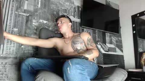Miguel Angel online show from 01.12.25