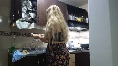 Snapshot of theauroramae chatting on 01.09.25 theauroramae - online show from 01.09.25