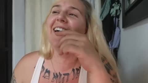 Snapshot of theauroramae chatting on 03.19.26 theauroramae - online show from 03.19.26