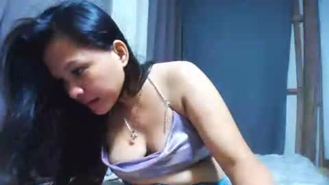 Snapshot of theaxxxx7970 chatting on 09.18.25 thea online show from 09.18.25