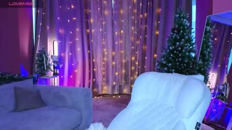 Snapshot of thebbylu chatting on 01.12.26 Lucy online show from 01.12.26