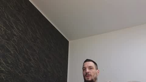 Snapshot of thebestmuscles chatting on 01.11.25 John online show from 01.11.25