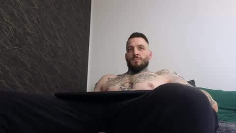 Snapshot of thebestmuscles chatting on 03.05.25 John online show from 03.05.25