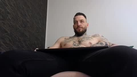 Snapshot of thebestmuscles chatting on 03.09.25 John online show from 03.09.25