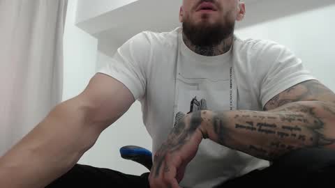 Snapshot of thebestmuscles chatting on 09.13.25 John online show from 09.13.25