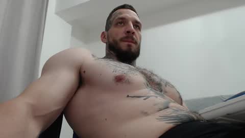 Snapshot of thebestmuscles chatting on 11.07.25 John online show from 11.07.25