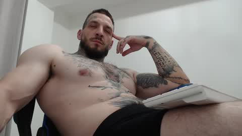 Snapshot of thebestmuscles chatting on 11.09.25 John online show from 11.09.25