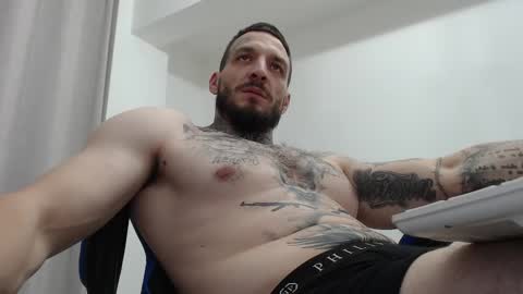 Snapshot of thebestmuscles chatting on 11.23.25 John online show from 11.23.25