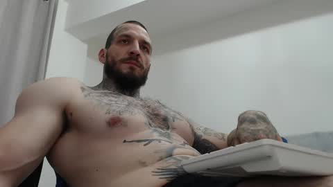 Snapshot of thebestmuscles chatting on 11.28.25 John online show from 11.28.25