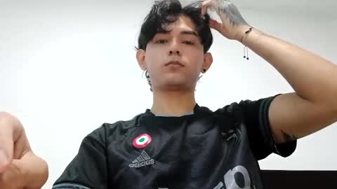 Snapshot of thebluesky_18 chatting on 10.24.25 thebluesky_18 online show from 10.24.25