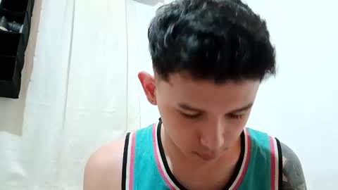 Snapshot of thebluesky_18 chatting on 11.23.25 thebluesky_18 online show from 11.23.25