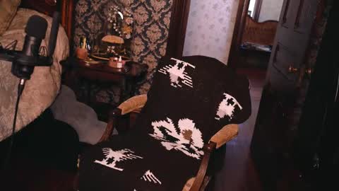 Joan online show from 10.12.25