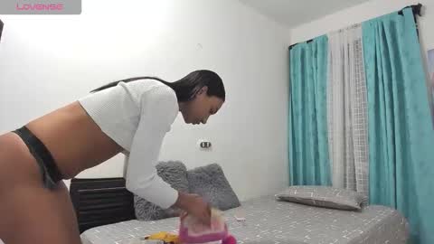 TheChicaNextDoor  online show from 02.19.26