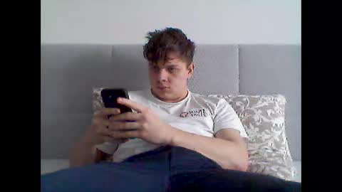 Snapshot of thecuteguy144949 chatting on 02.11.25 thecuteguy144949 online show from 02.11.25