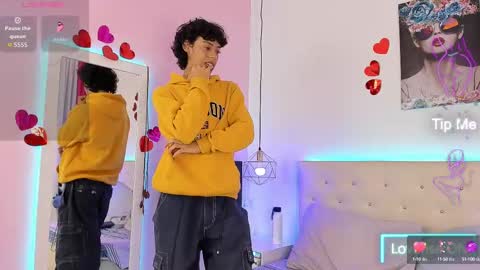 Snapshot of thedoll_ethan chatting on 10.07.25 ethan online show from 10.07.25