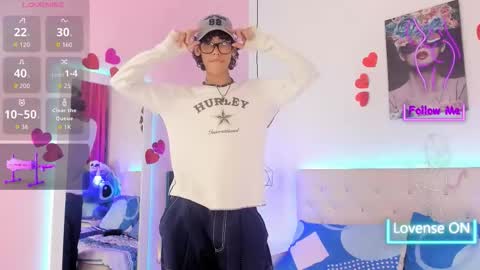 Snapshot of thedoll_ethan chatting on 10.17.25 ethan online show from 10.17.25