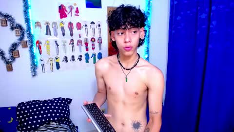 Snapshot of thedoll_ethan chatting on 12.03.25 ethan online show from 12.03.25