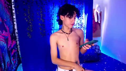 Snapshot of thedoll_ethan chatting on 01.10.26 ethan online show from 01.10.26