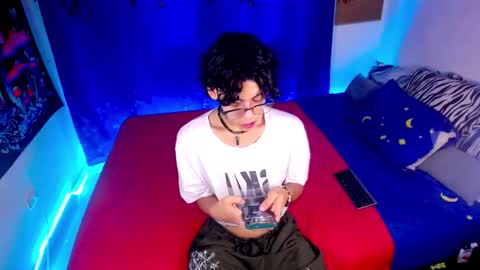 Snapshot of thedoll_ethan chatting on 02.02.26 ethan online show from 02.02.26