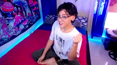 Snapshot of thedoll_ethan chatting on 02.17.26 ethan online show from 02.17.26