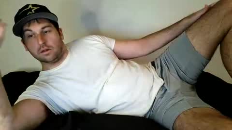 Snapshot of theetwohander chatting on 07.16.26 Theetwohander online show from 07.16.26