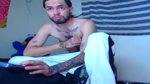 independent Model online show from 02.23.25