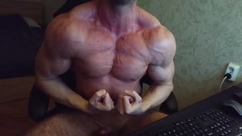 Snapshot of thefitgiant chatting on 01.31.25 Vince online show from 01.31.25