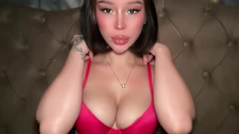 Elle  dont forget to folloW me and thumbs up online show from 04.06.26