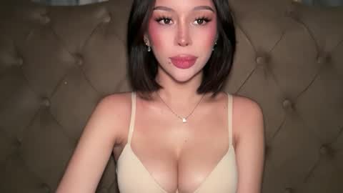 Elle  dont forget to folloW me and thumbs up online show from 05.10.26