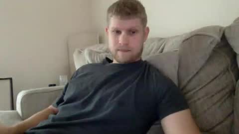 Snapshot of thehairyprince chatting on 10.25.25 Harry online show from 10.25.25