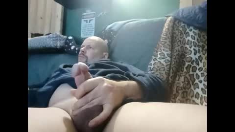 Snapshot of thehornyman916 chatting on 12.02.25 thehornyman916 online show from 12.02.25