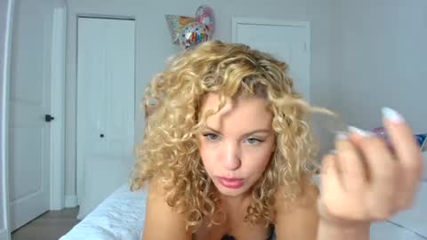 Lily Marie online show from 01.20.25