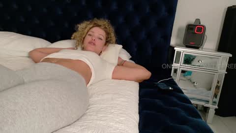 Lily Marie online show from 09.12.25