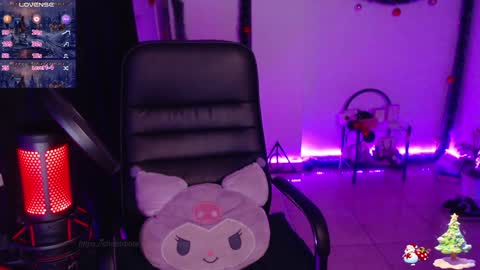 Snapshot of thelittlecherry_ chatting on 12.13.24 thelittlecherry_ online show from 12.13.24