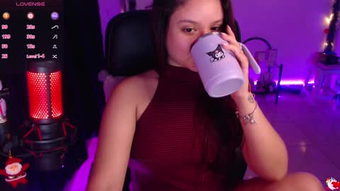 Snapshot of thelittlecherry_ chatting on 01.08.25 thelittlecherry_ online show from 01.08.25