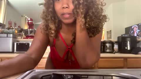 Snapshot of themelandmike chatting on 02.02.26 TheMelandMike online show from 02.02.26