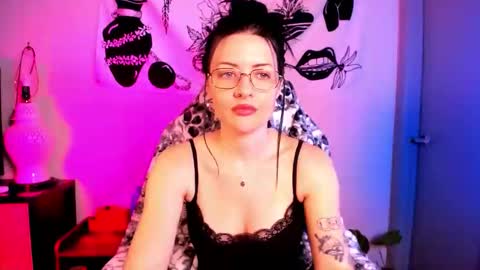 themelrose online show from 12.14.25