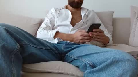 TheMonarchGoat online show from 09.13.25