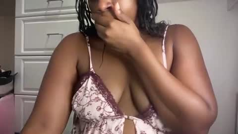 Snapshot of thenaturalgoddess chatting on 07.06.26 TheNaturalGoddess online show from 07.06.26