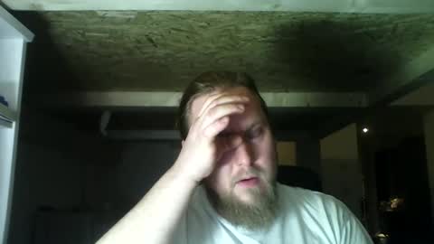 Snapshot of thenewdude1992 chatting on 02.21.25 thenewdude1992 online show from 02.21.25