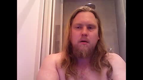 Snapshot of thenewdude1992 chatting on 10.07.25 thenewdude1992 online show from 10.07.25