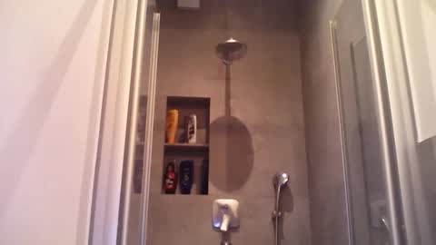 Snapshot of thenewdude1992 chatting on 10.24.25 thenewdude1992 online show from 10.24.25