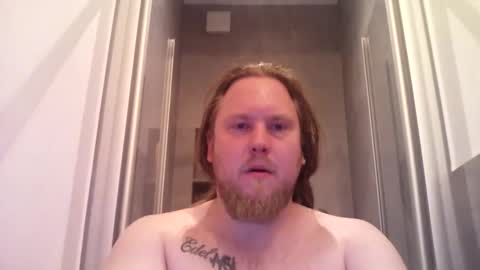 Snapshot of thenewdude1992 chatting on 04.05.26 thenewdude1992 online show from 04.05.26