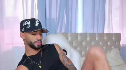 Snapshot of theo_sky1 chatting on 09.18.25 Theo Sky online show from 09.18.25