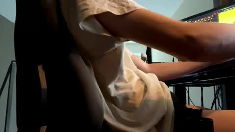 Snapshot of theothede19cm chatting on 10.17.25 theothede19cm online show from 10.17.25