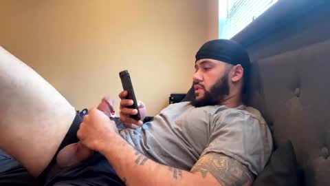 Snapshot of thepipe_layer chatting on 12.26.24 ThePipe online show from 12.26.24